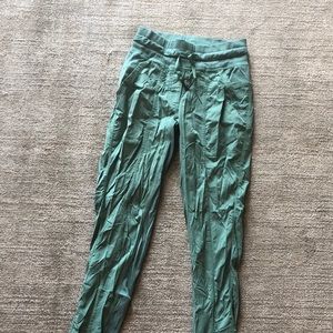 Lululemon Street to Studio unlined Green pant